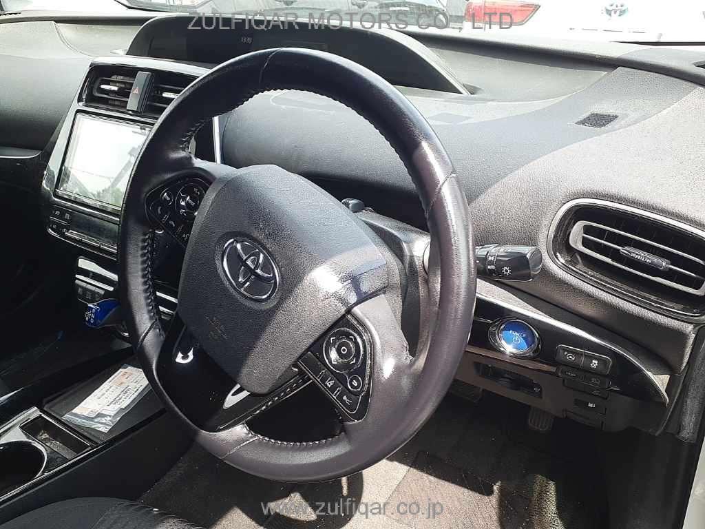 TOYOTA PRIUS 2019 Image 9