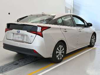 TOYOTA PRIUS 2019 Image 2