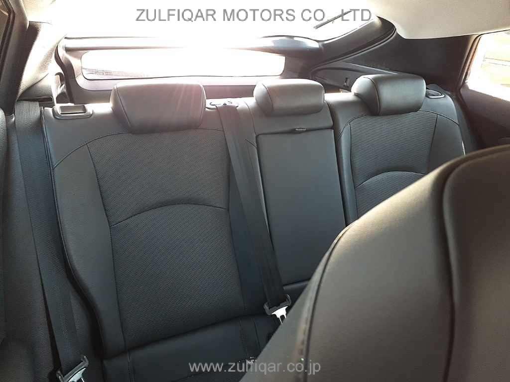 TOYOTA PRIUS 2019 Image 11