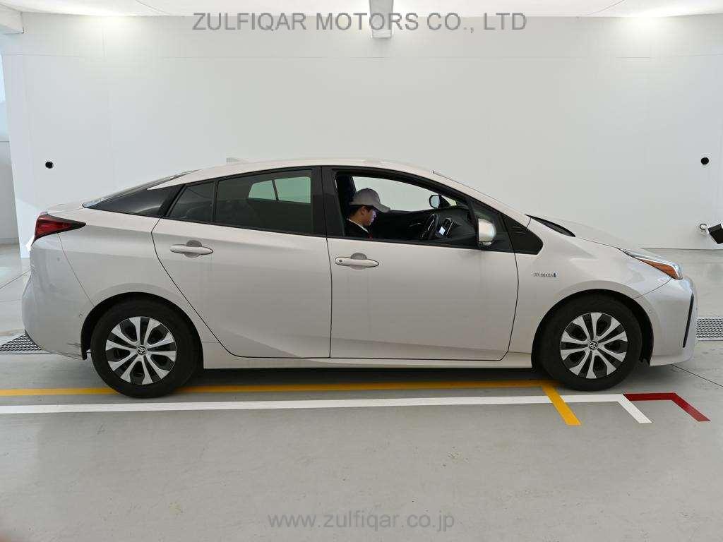 TOYOTA PRIUS 2019 Image 3