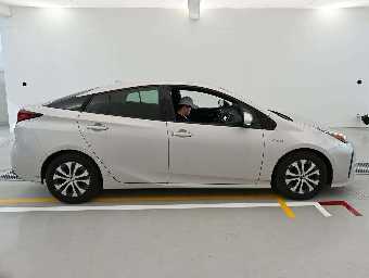 TOYOTA PRIUS 2019 Image 3