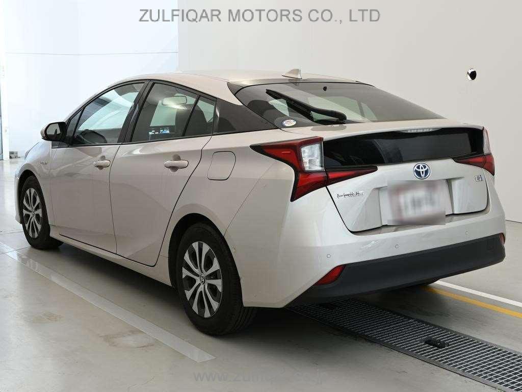 TOYOTA PRIUS 2019 Image 6