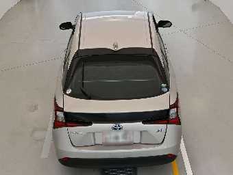 TOYOTA PRIUS 2019 Image 8