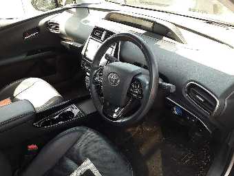 TOYOTA PRIUS 2019 Image 9