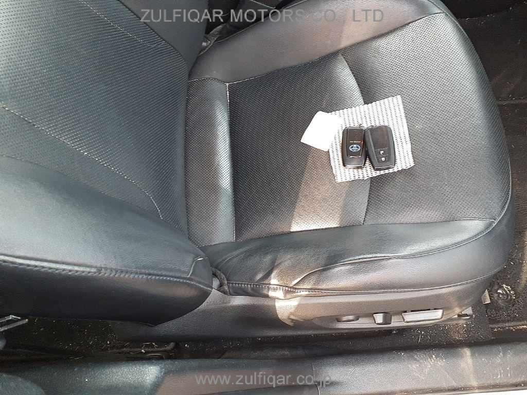 TOYOTA PRIUS 2019 Image 10