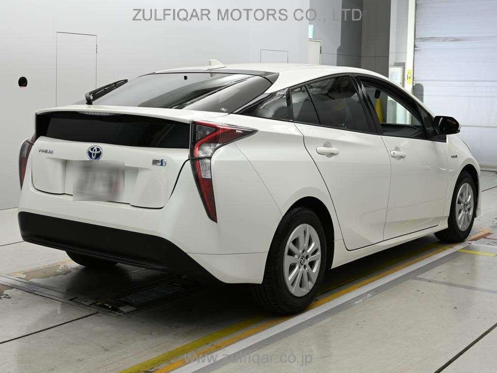 TOYOTA PRIUS 2017 Image 2