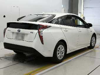 TOYOTA PRIUS 2017 Image 2