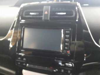 TOYOTA PRIUS 2017 Image 12