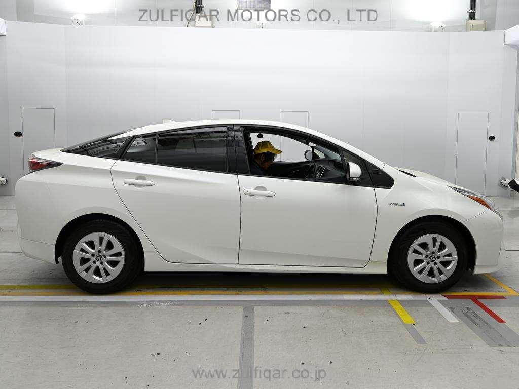 TOYOTA PRIUS 2017 Image 3