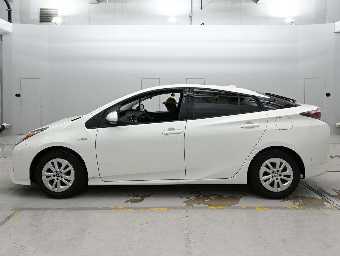 TOYOTA PRIUS 2017 Image 4