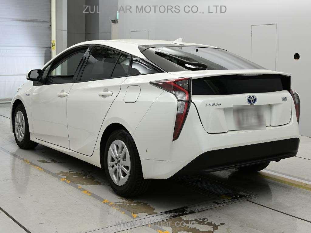 TOYOTA PRIUS 2017 Image 6