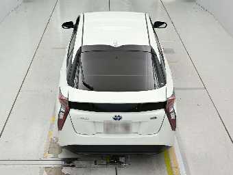 TOYOTA PRIUS 2017 Image 8