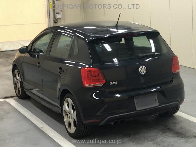 VOLKSWAGEN POLO 2011 Image 2