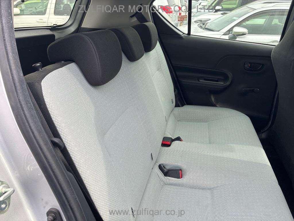 TOYOTA AQUA 2019 Image 7