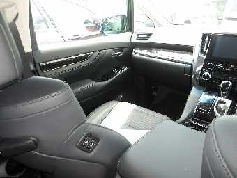 TOYOTA ALPHARD 2022 Image 13