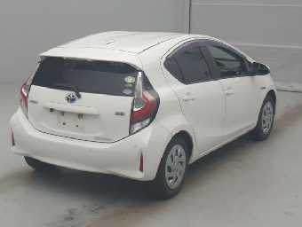 TOYOTA AQUA 2019 Image 2