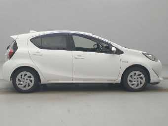 TOYOTA AQUA 2019 Image 6