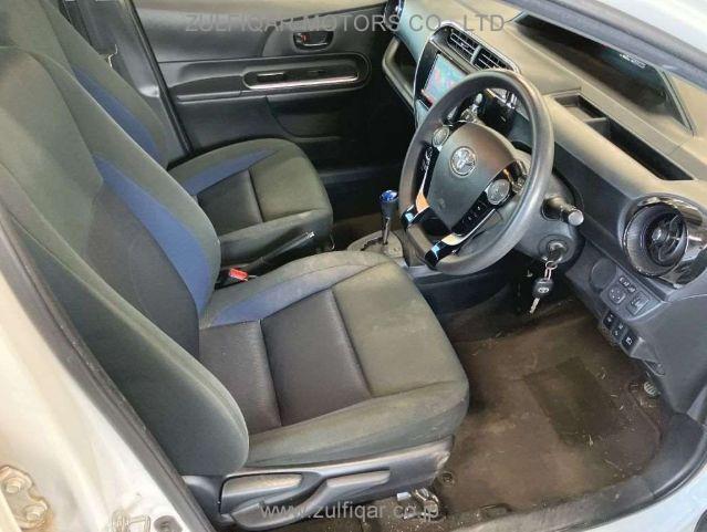 TOYOTA AQUA 2019 Image 7