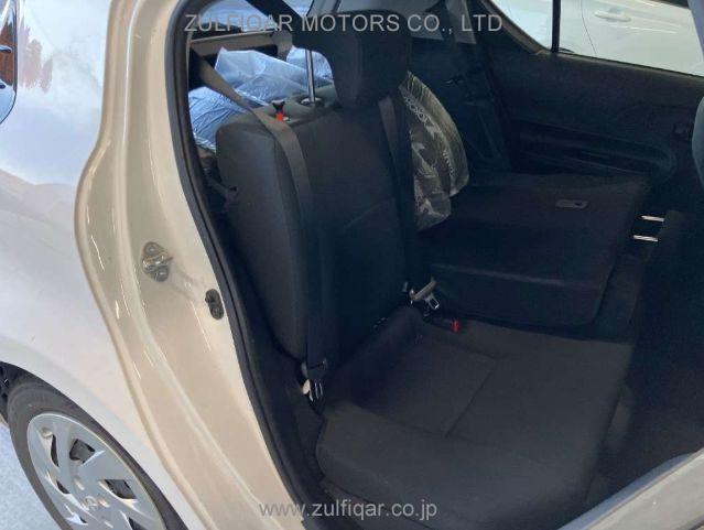 TOYOTA AQUA 2019 Image 10