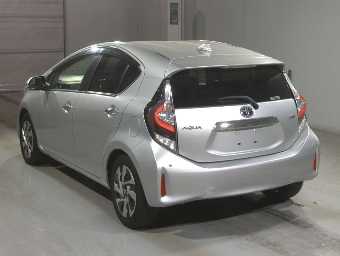 TOYOTA AQUA 2021 Image 4