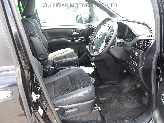 TOYOTA VOXY 2021 Image 12