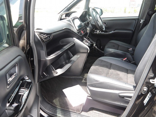 TOYOTA VOXY 2021 Image 19
