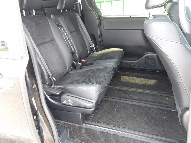 TOYOTA VOXY 2021 Image 20