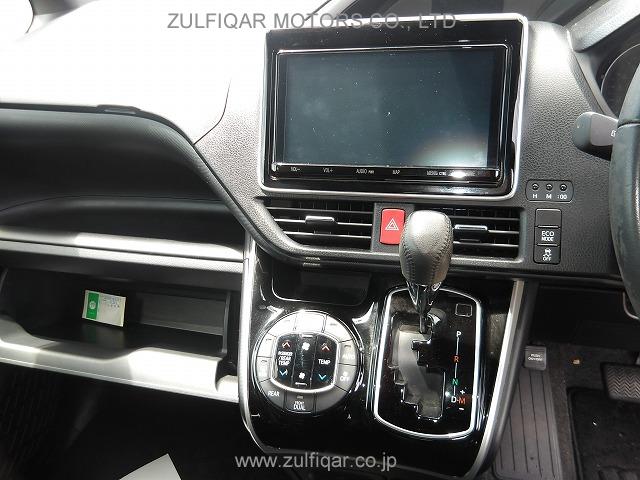 TOYOTA VOXY 2021 Image 7