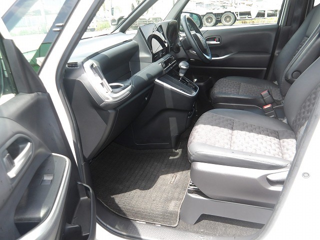 TOYOTA VOXY 2023 Image 20