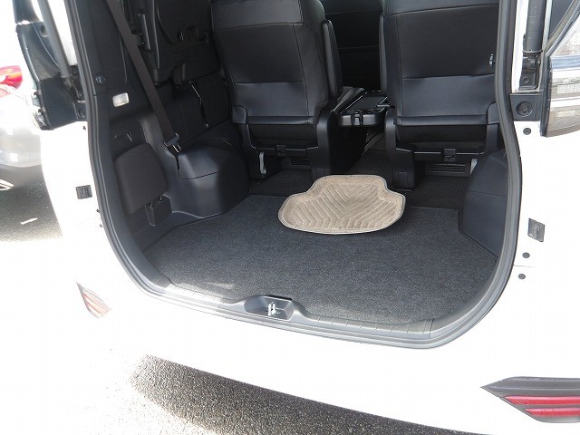 TOYOTA VOXY 2023 Image 22
