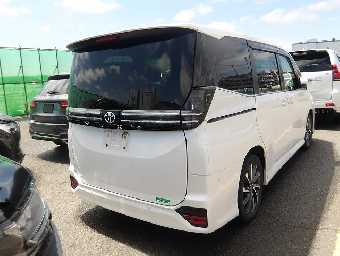 TOYOTA VOXY 2023 Image 4