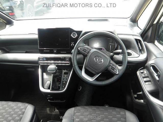 TOYOTA VOXY 2023 Image 5