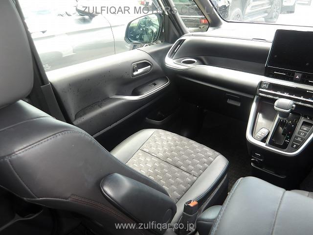 TOYOTA VOXY 2023 Image 6