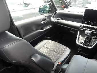 TOYOTA VOXY 2023 Image 6