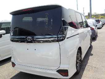 TOYOTA VOXY 2023 Image 4