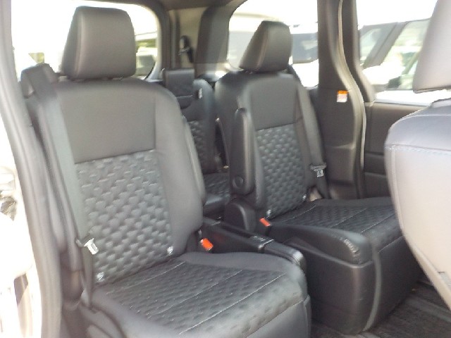 TOYOTA VOXY 2023 Image 28