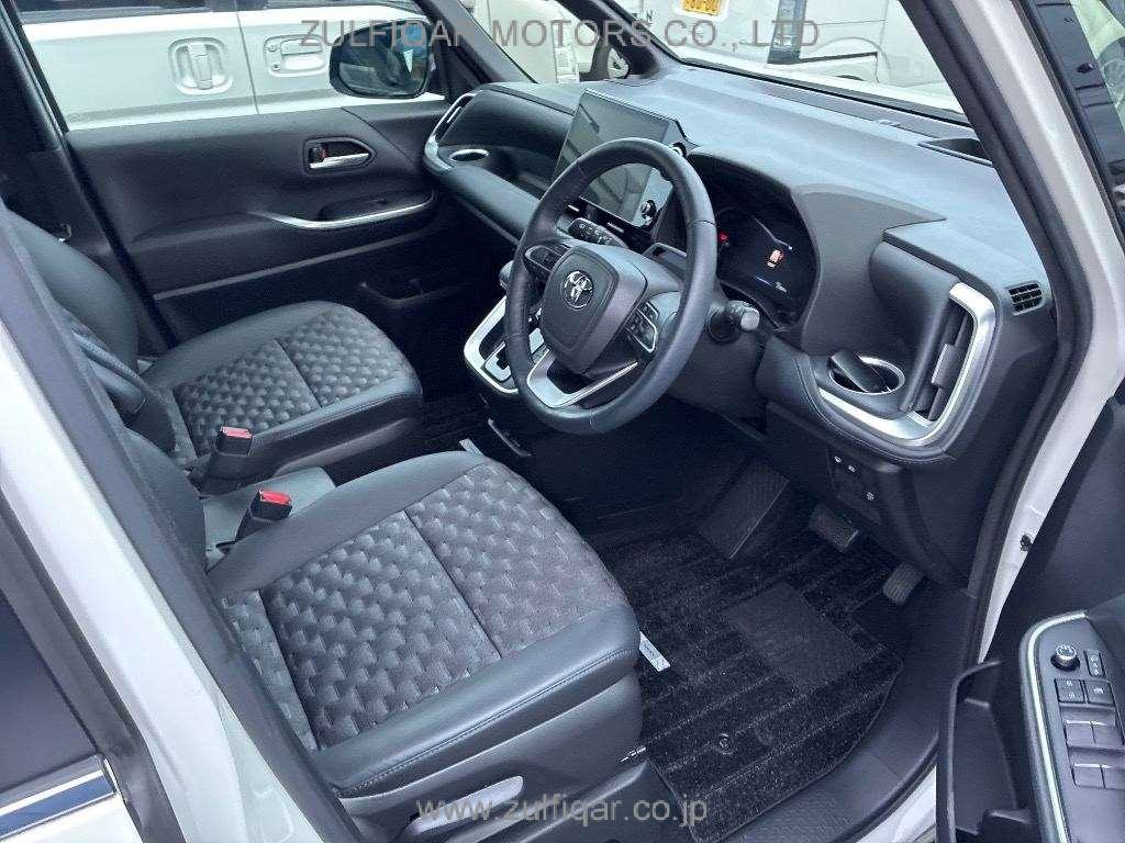 TOYOTA VOXY 2023 Image 5