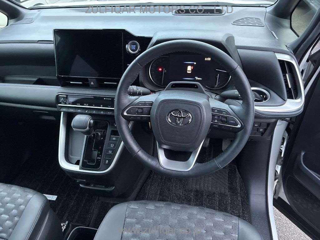 TOYOTA VOXY 2023 Image 6