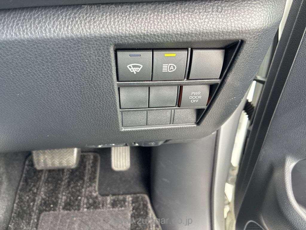 TOYOTA VOXY 2023 Image 10