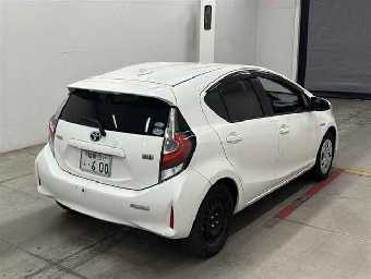 TOYOTA AQUA 2018 Image 5