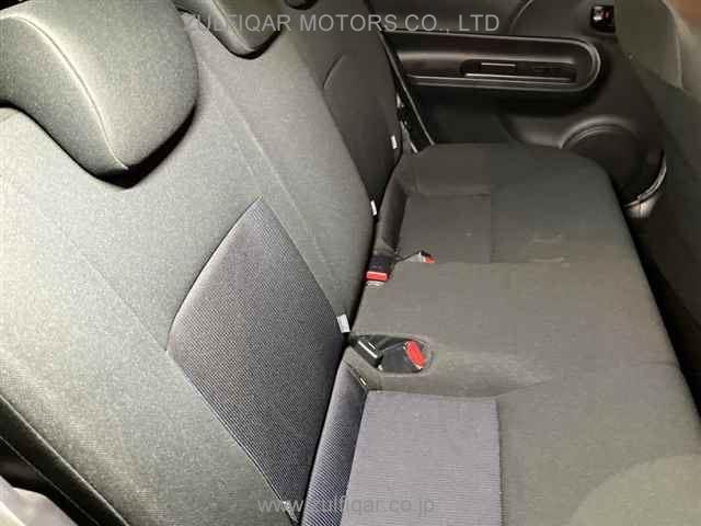 TOYOTA AQUA 2018 Image 8