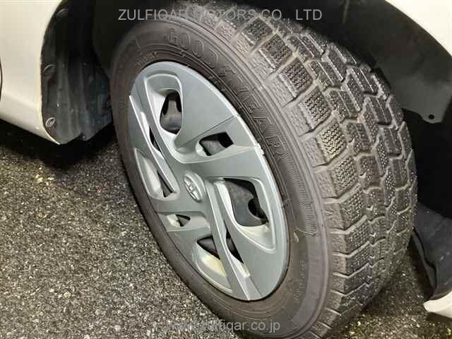 TOYOTA AQUA 2018 Image 9