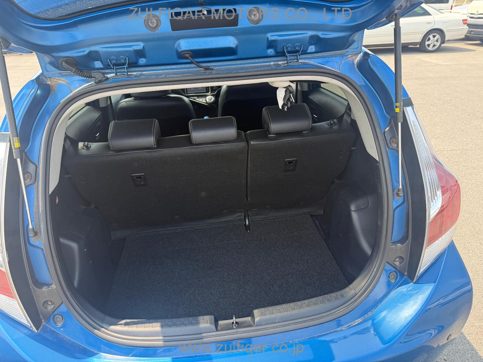 TOYOTA AQUA 2015 Image 9