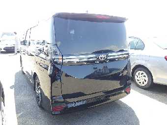 TOYOTA VOXY 2023 Image 3
