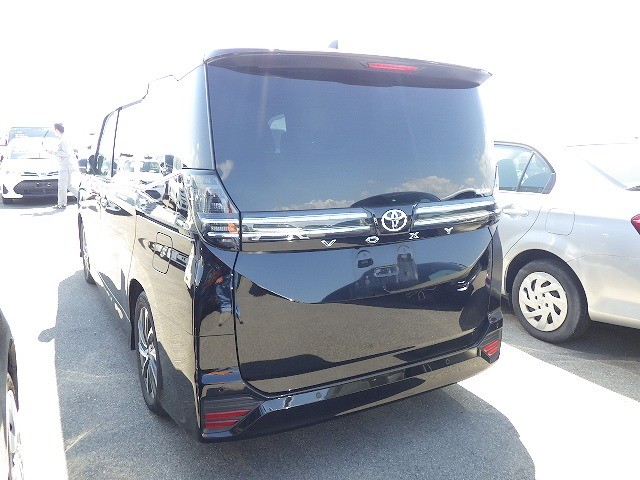 TOYOTA VOXY 2023 Image 22