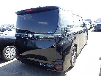 TOYOTA VOXY 2023 Image 4