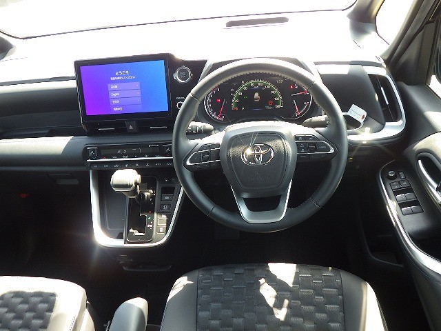 TOYOTA VOXY 2023 Image 24