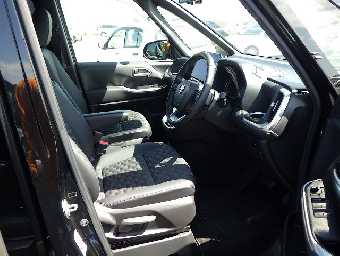 TOYOTA VOXY 2023 Image 7