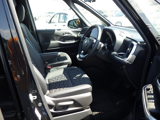 TOYOTA VOXY 2023 Image 26