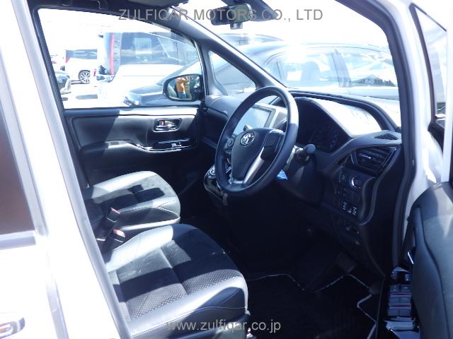 TOYOTA VOXY 2021 Image 7